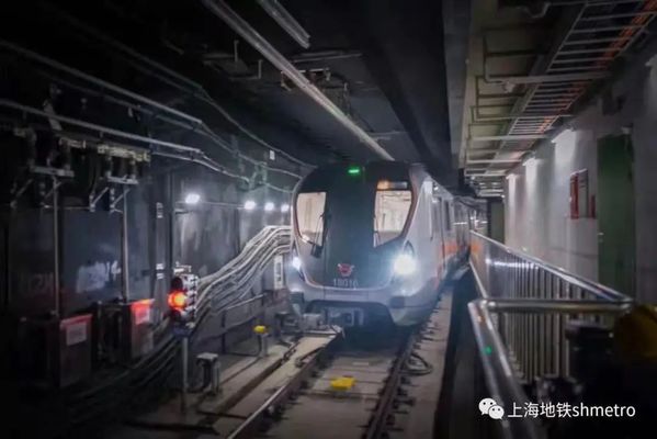 “復(fù)旦大學(xué)站”到了 復(fù)旦師生終于迎來(lái)地鐵18號(hào)線成功開通