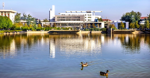 天津財(cái)經(jīng)大學(xué)校園風(fēng)光