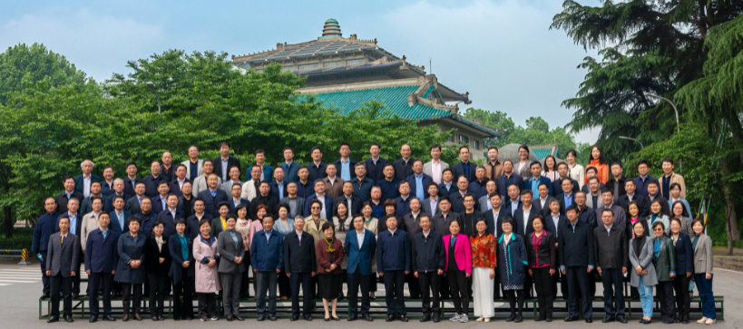 全省近百名縣級政協主席前往武漢大學參加專題培訓